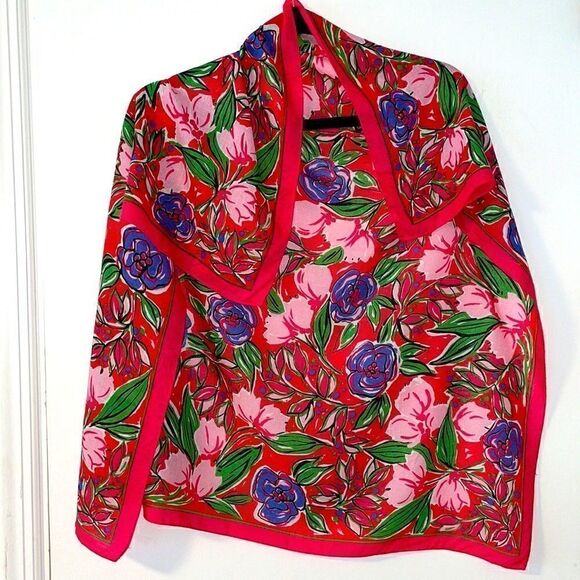 Bright floral square woven cottony fabric scarf in pinks, coral red & periwinkle - Picture 4 of 8